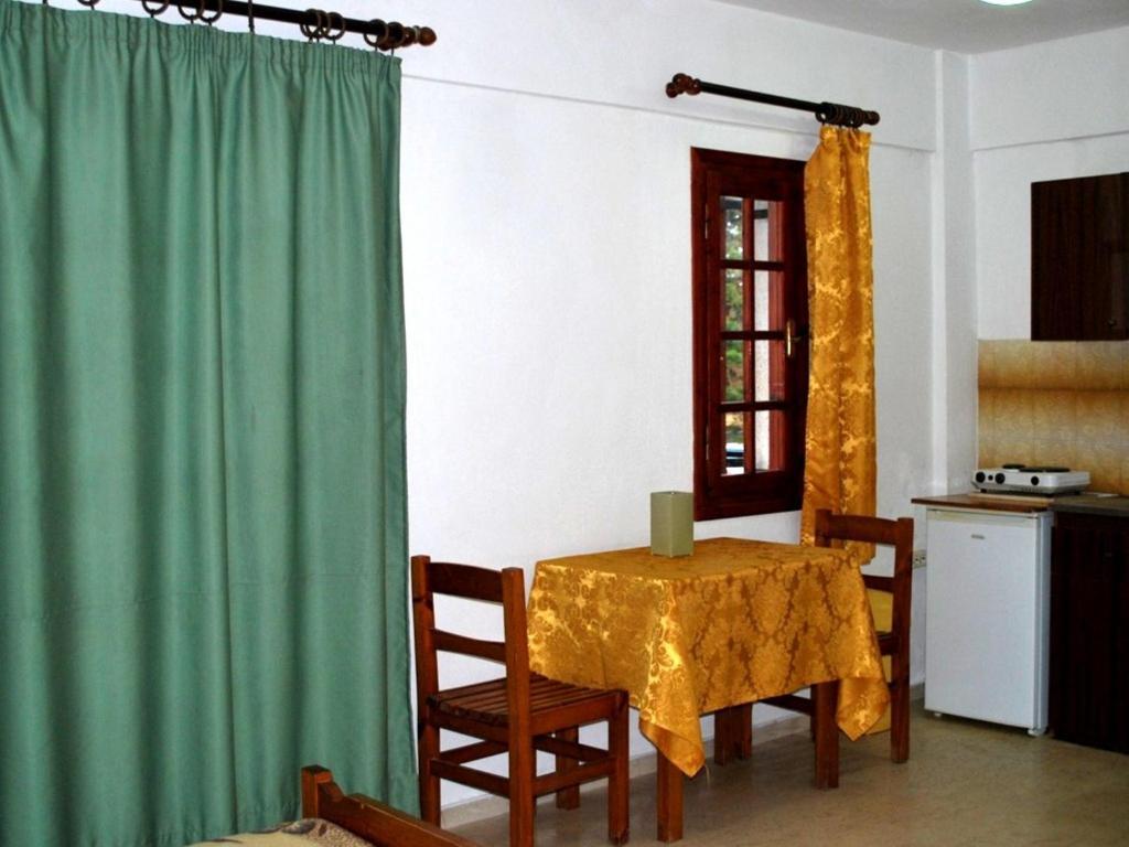 Koula Apartments Stalida Rum bild